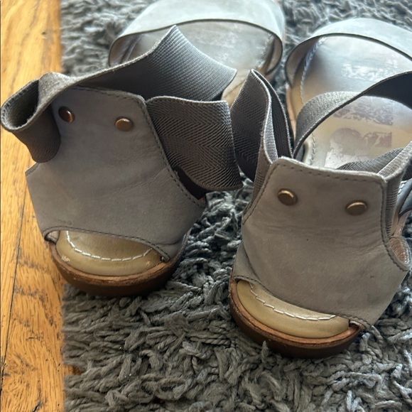 SOREL Women's Ella Strappy Flat Sandals Size 8 - Picture 3 of 11